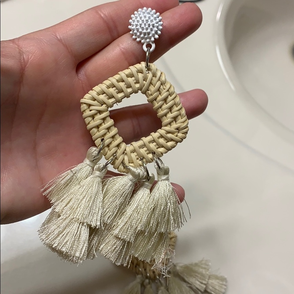 Vacation Ready Earrings - Picture 2 of 2